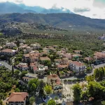 Paradeisos Apartament *