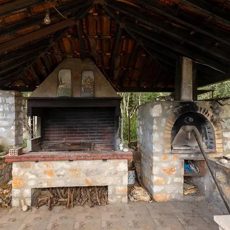 Paradeisos Appartement *