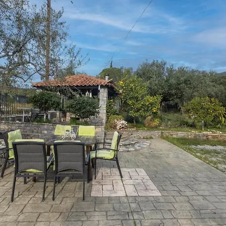 Апартаменты Paradeisos *