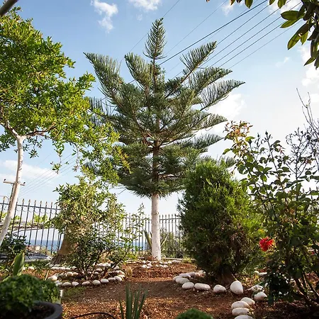 Апартаменты Paradeisos *